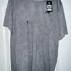 Under Armour Men's Gray T-Shirt